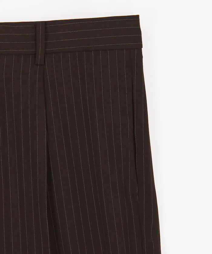 Wide Straight Silhouette One-Tuck Slack Pants