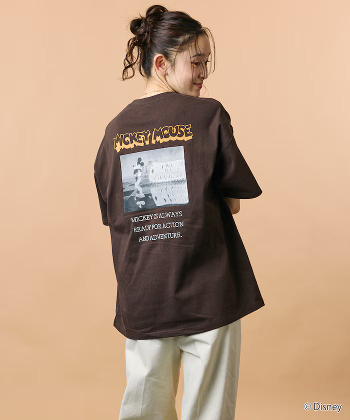 DISNEY/Mickey Mouse/Monochrome Back Print Crew Neck T-Shirt/Scene [Limited Edition]