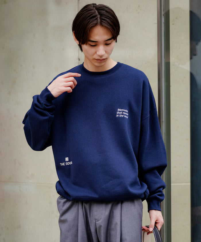 Big silhouette one-point embroidery back print hem code crew neck sweatshirt 【limited edition】