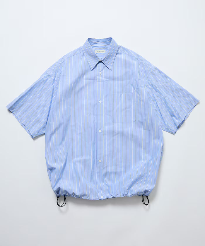 Wide silhouette spindle regular collar short sleeve shirt / hem code [limited edition] - Sax Stripe