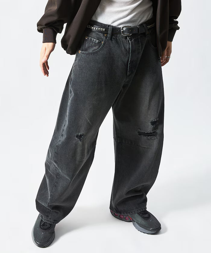 Wide Silhouette Curve Damaged Denim Pants