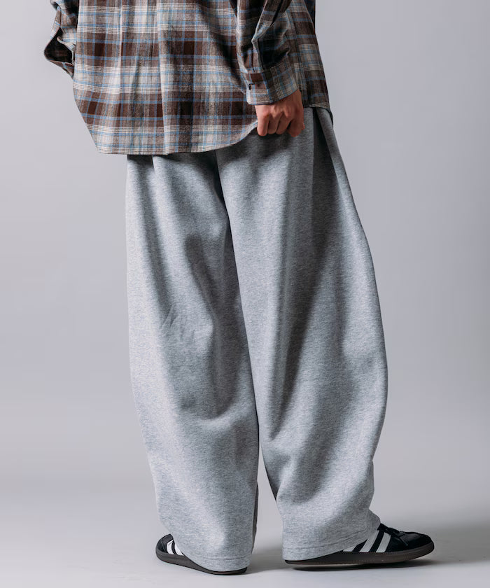 Wide Silhouette Bonding Barrel Leg Sweatpants 【Limited Edition】