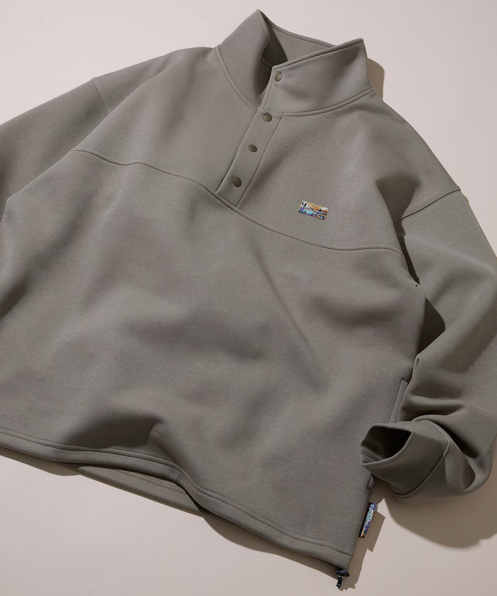 Big Silhouette Spindle Cardboard One Point Logo Snap Button Sweat