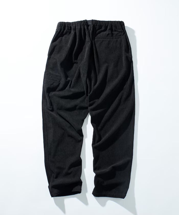 Basic silhouette corduroy climbing pants / tapered silhouette [limited edition]