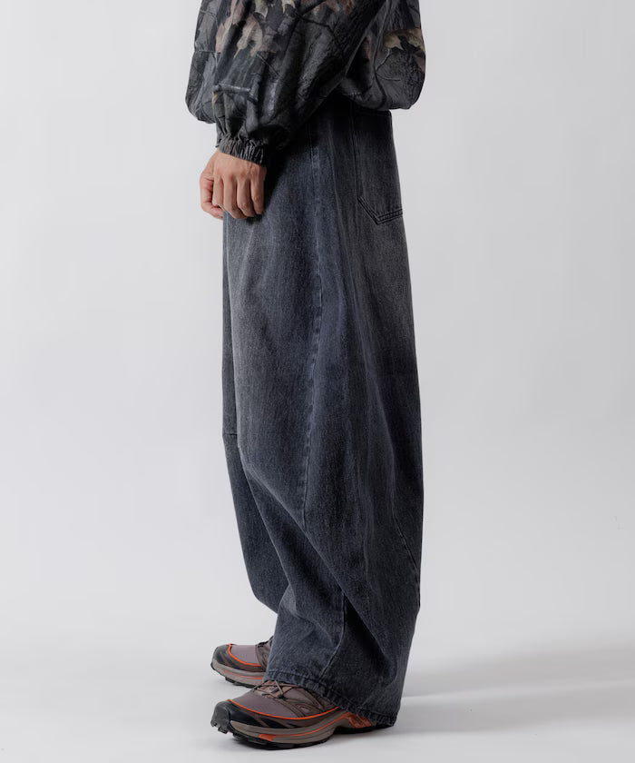 Wide Silhouette Curve Denim Pants One Wash
