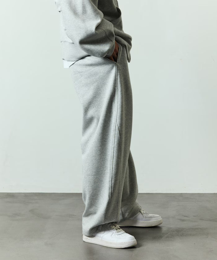 Wide Silhouette Bonding Barrel Leg Sweatpants 【Limited Edition】