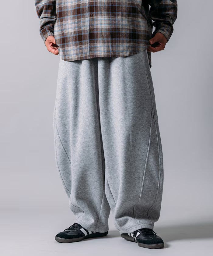 Wide Silhouette Bonding Barrel Leg Sweatpants 【Limited Edition】