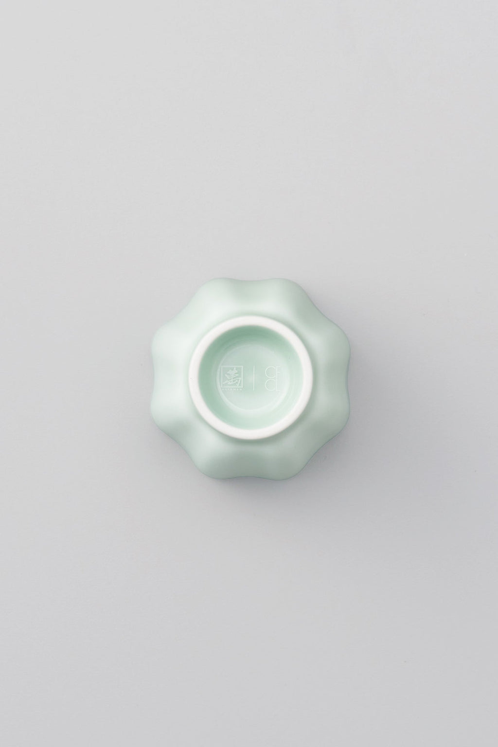 PORCELAIN POTTERY TEA CUP