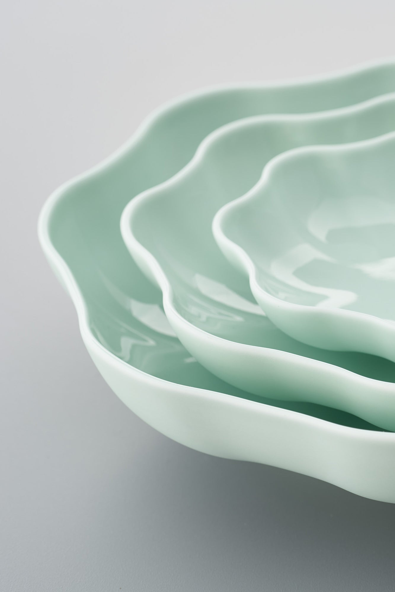 PORCELAIN POTTERY BOWL MEDIUM