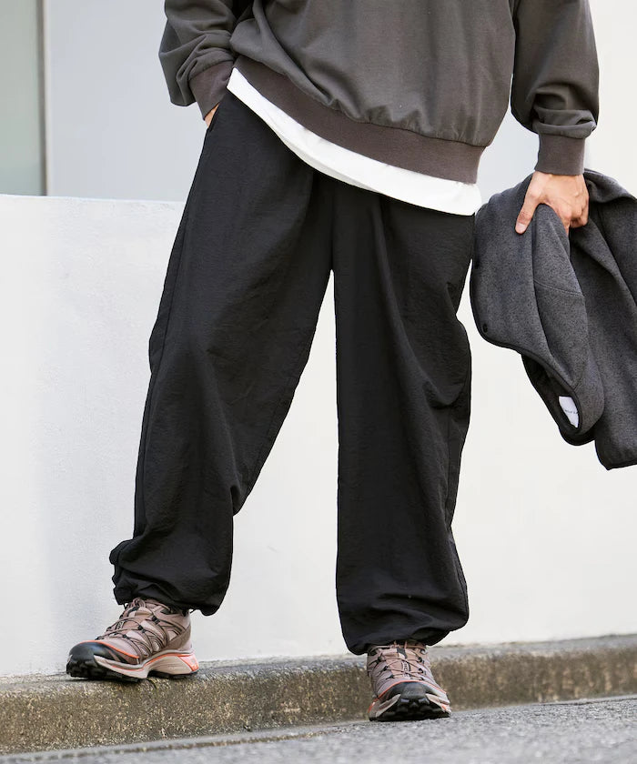 Wide Straight Nylon Track Pants / Tapered Silhouette Easy Nylon Pants