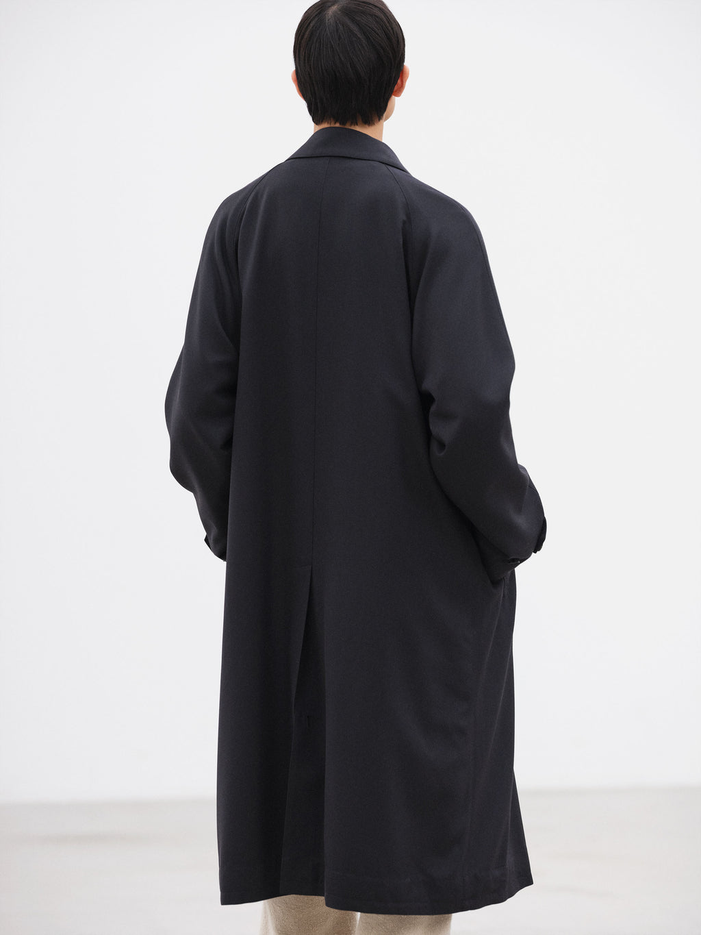 ULTRA FINE WOOL TWILL WOOL-LINED COAT