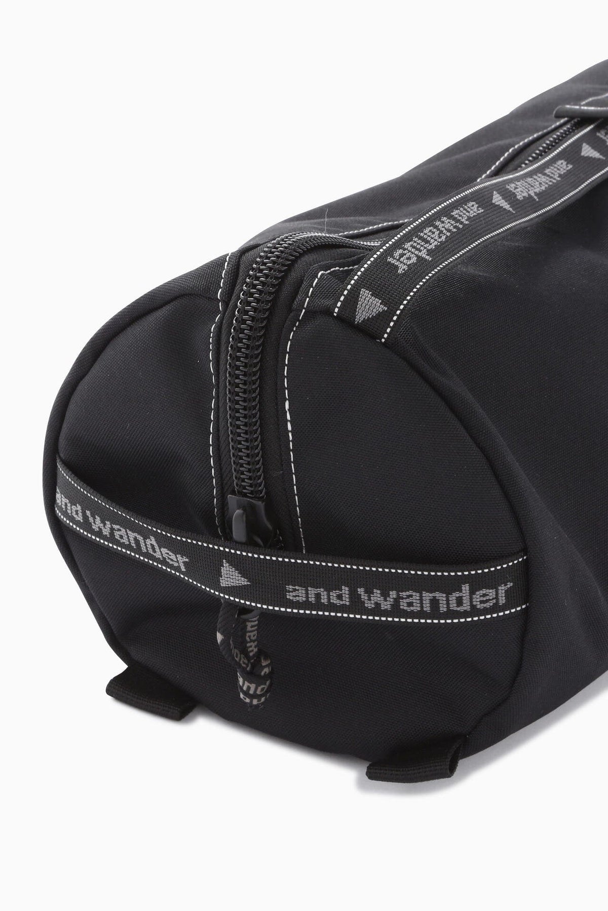 Helinox × and wander cot