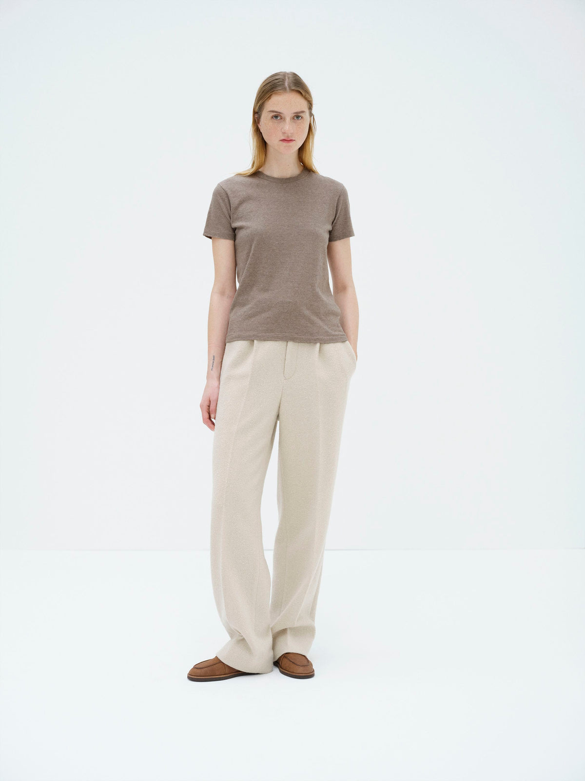 SEAMLESS CREW NECK TEE