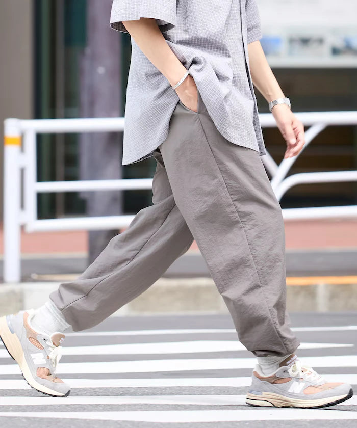 Wide Straight Nylon Track Pants / Tapered Silhouette Easy Nylon Pants