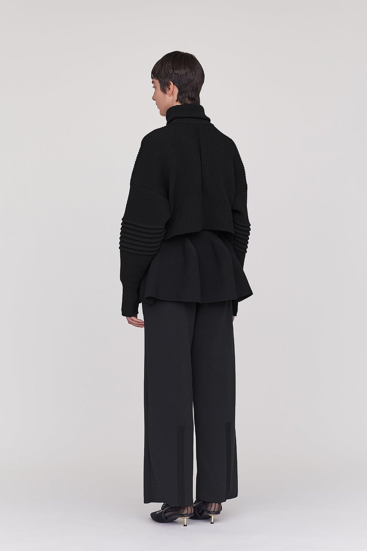 LOW GAUGE HIGHNECK CROPPED PULLOVER