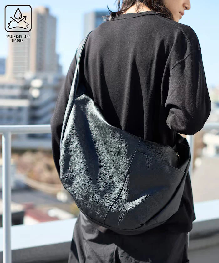 Leather Banana Big Shoulder Bag / Leather Banana Big Shoulder / Messenger Bag / Cowhide / Water-Repellent Leather
