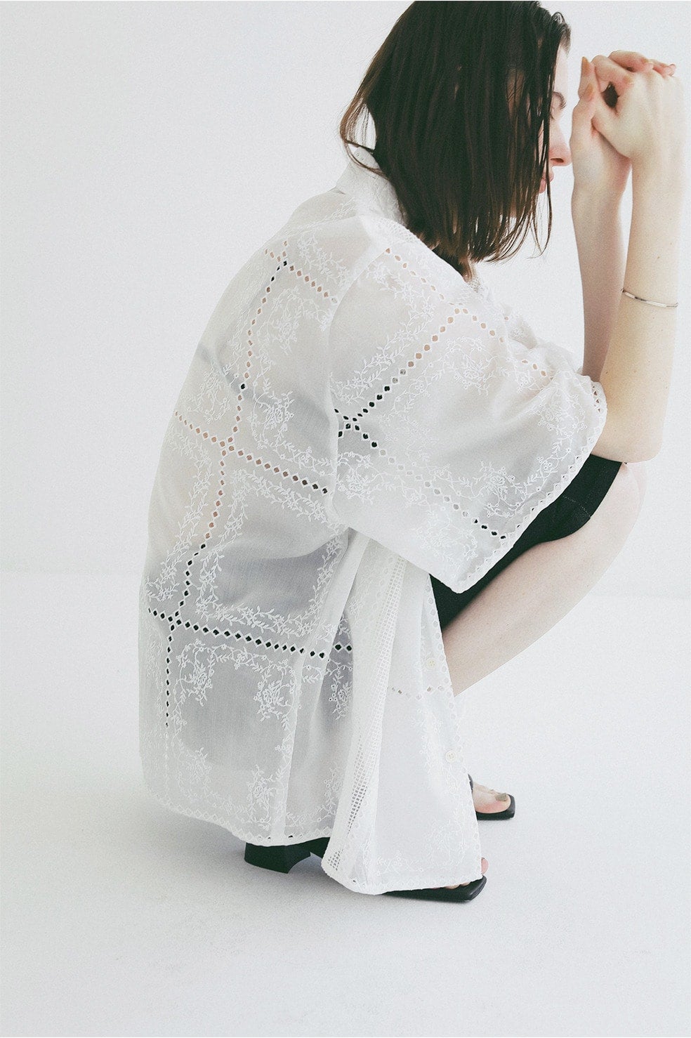 EMBROIDERY LACE BOX SHIRTS