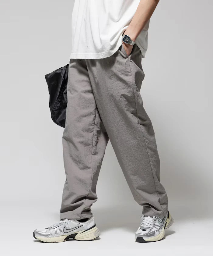 Wide Straight Nylon Track Pants / Tapered Silhouette Easy Nylon Pants