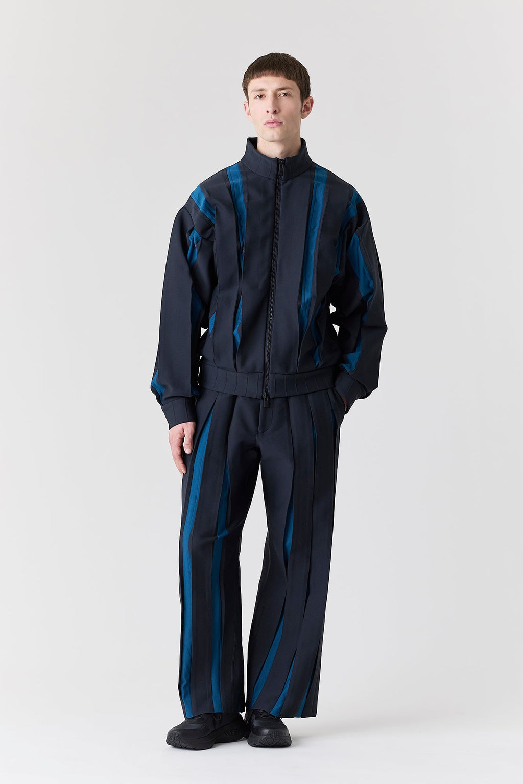 WEDGED SEMI WIDE PANTS