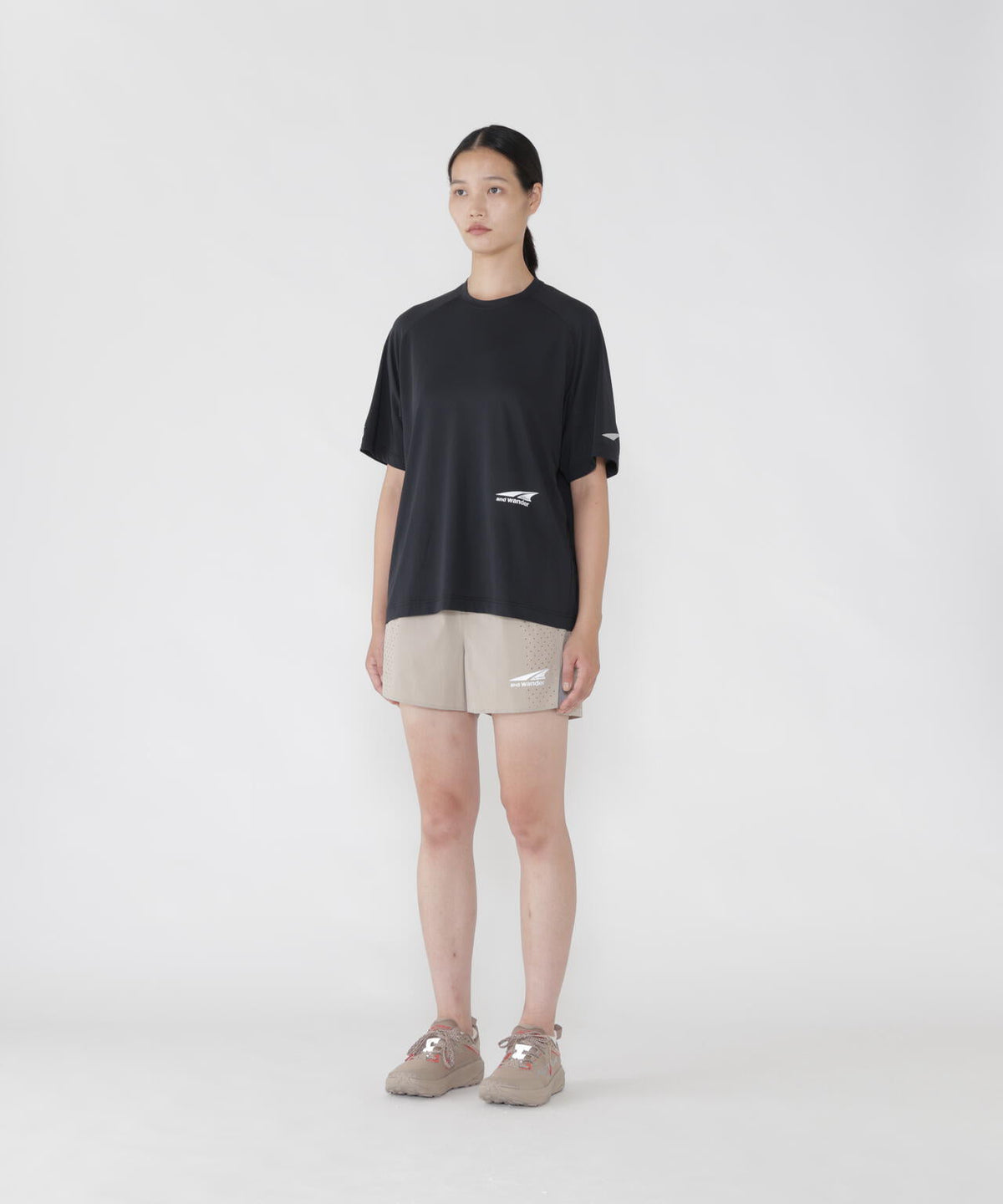 Altra × and wander  SS T