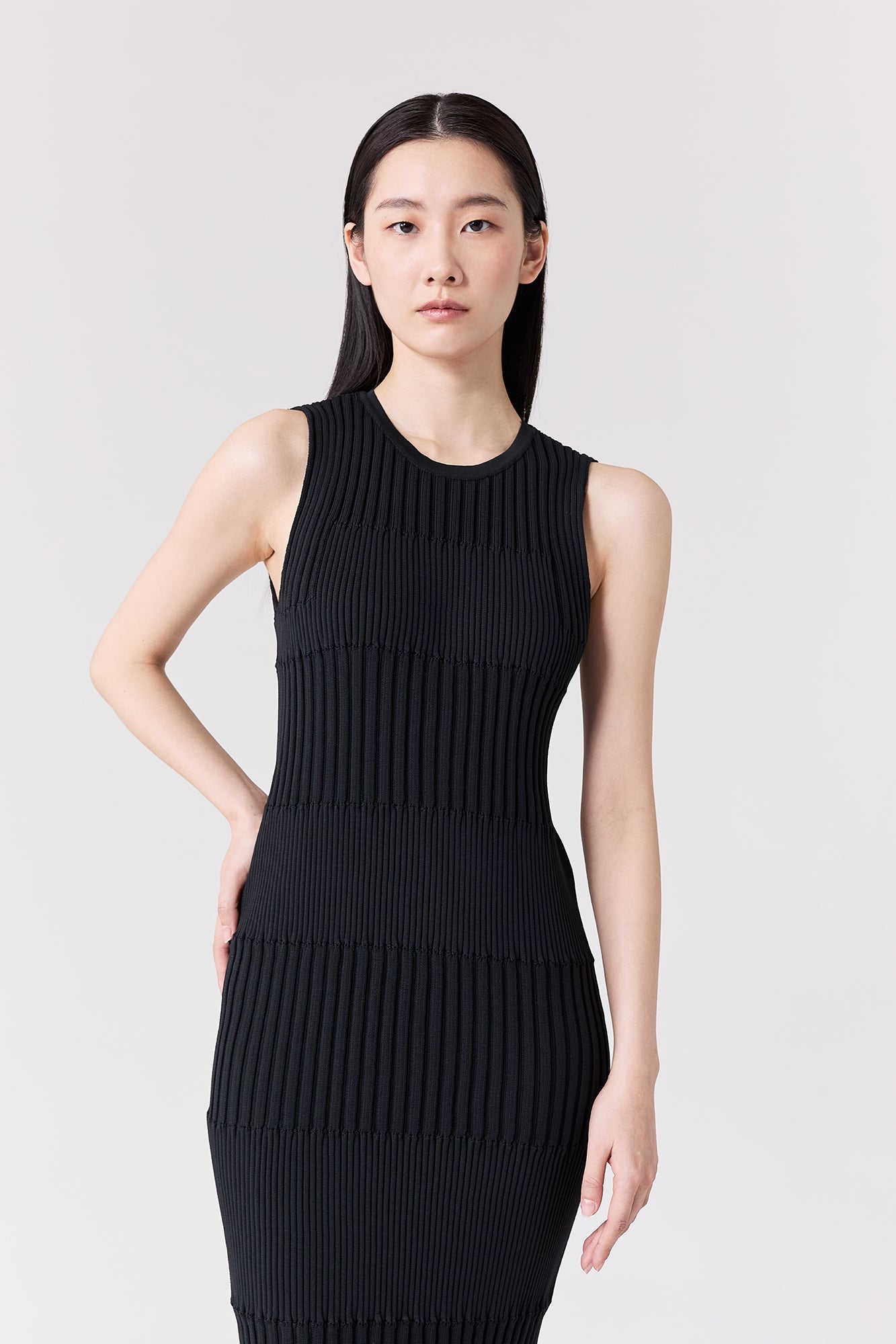 FLUTED SLEEVELESS MERMAID DRESS