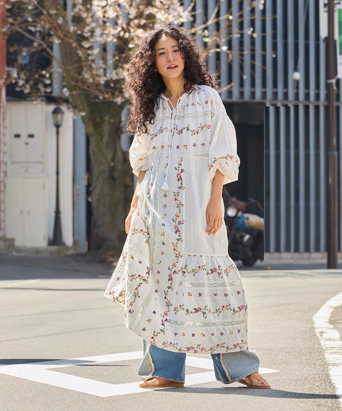 Dobby Floral Embroidery x Lace Dress
