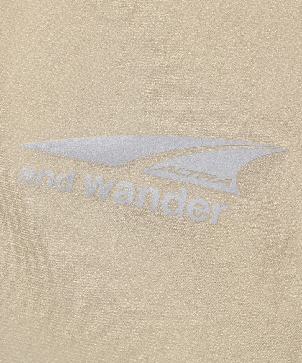 Altra × and wander  ventilation wind jacket