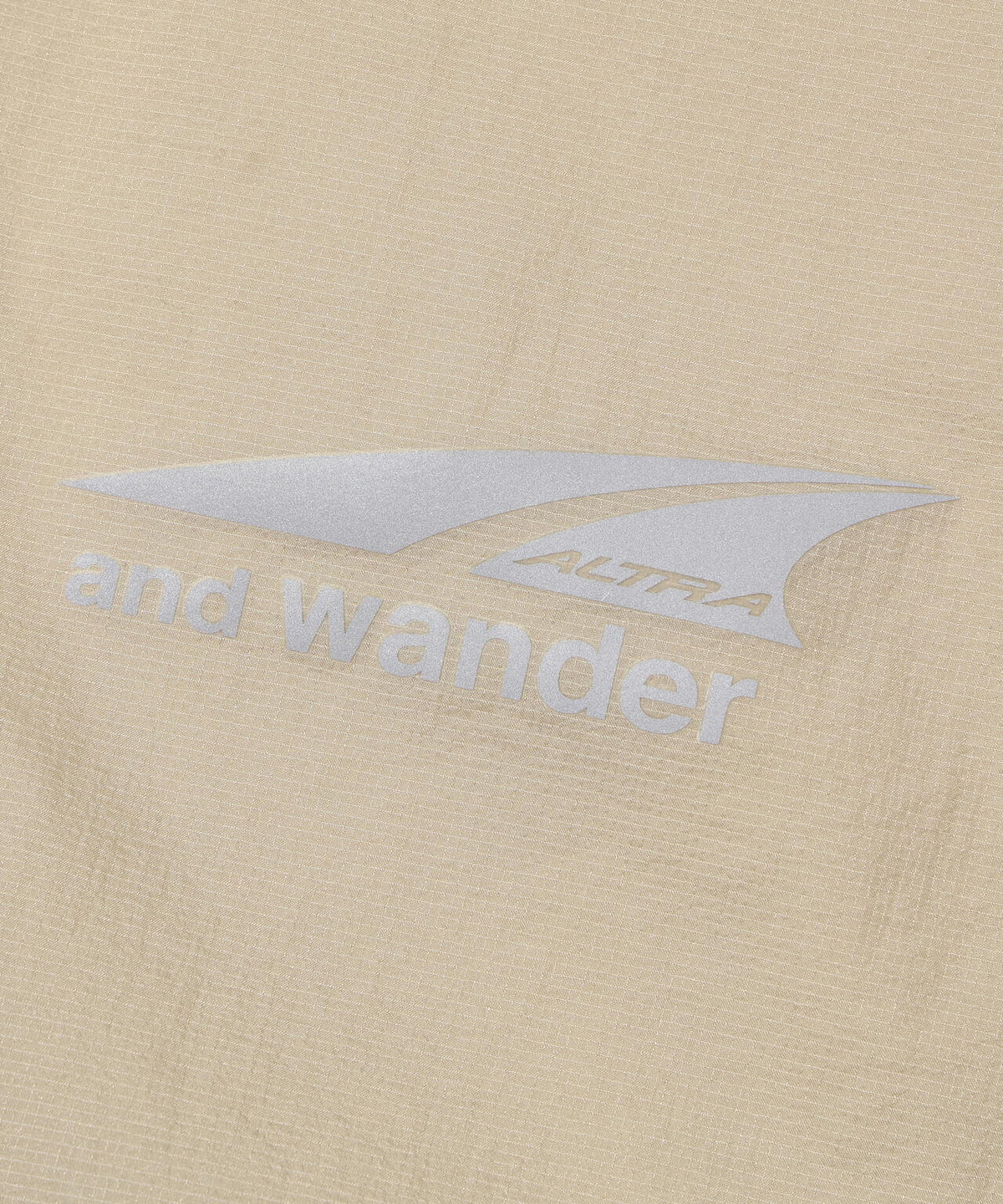 Altra × and wander  ventilation wind jacket