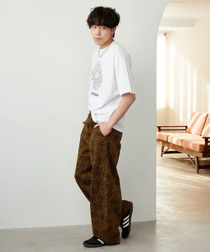 Love Pop Studio Flower Embroidery T-Shirt