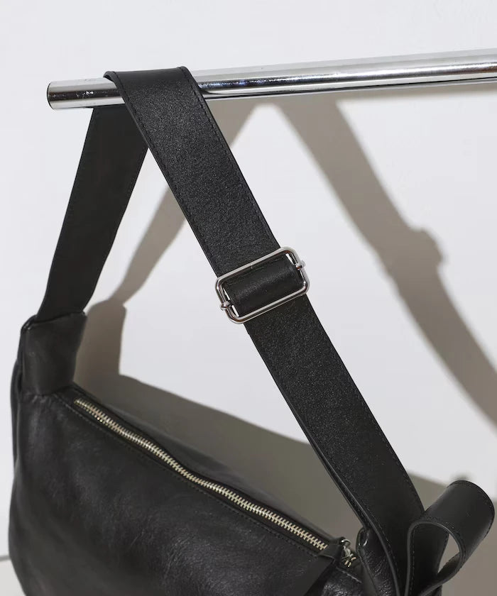 Leather Half Moon Shoulder Bag / Cowhide / Water-Repellent Leather