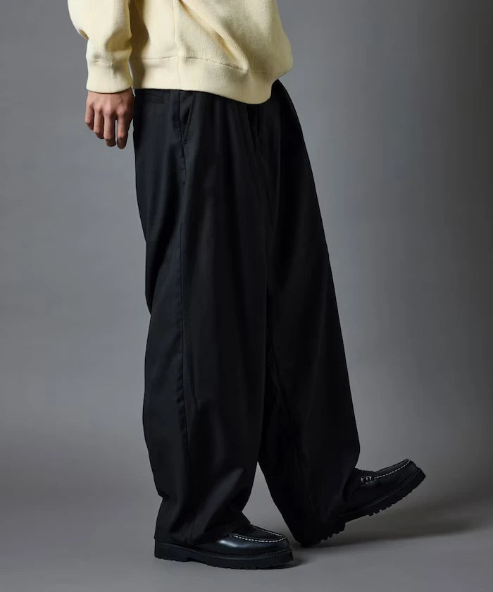 Wide Silhouette Barrel Leg Slacks Pants