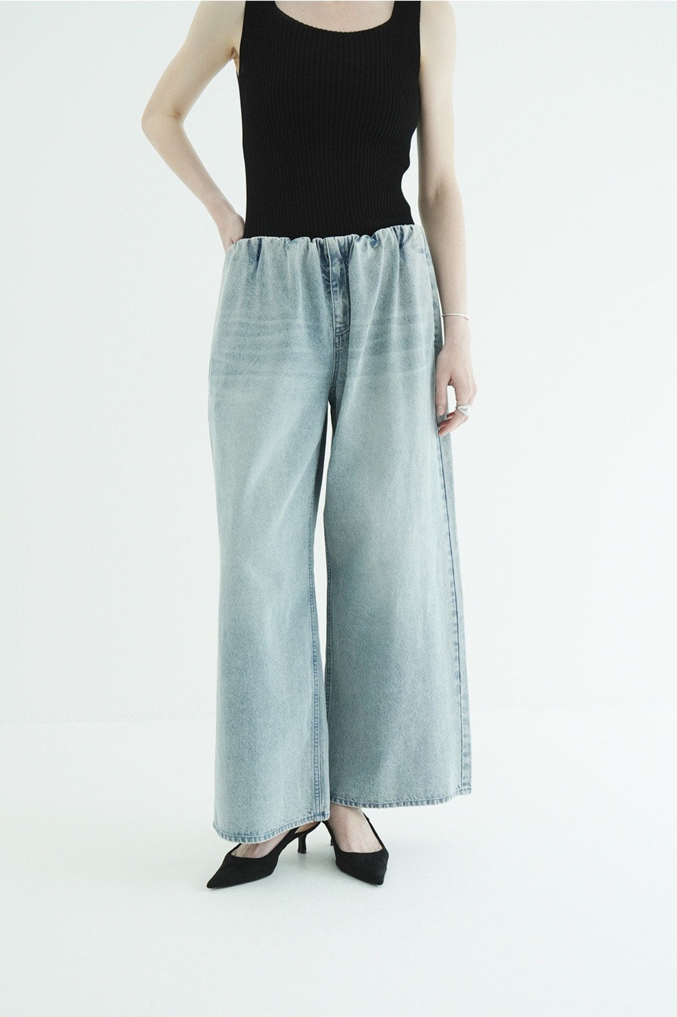 WAIST GATHERED DENIM PANTS