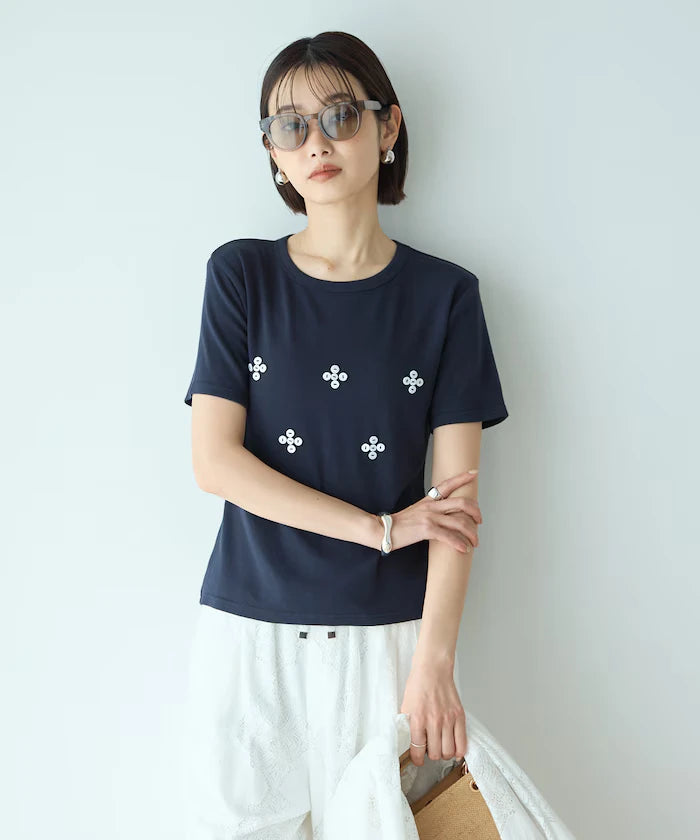 Shell Button Flower Motif Cotton Modal T-Shirt