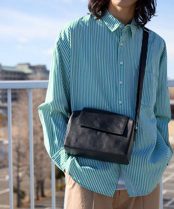 Leather Editor's Flap Shoulder Bag / Leather Editor's Flap Shoulder / Cowhide / Water-repellent Leather