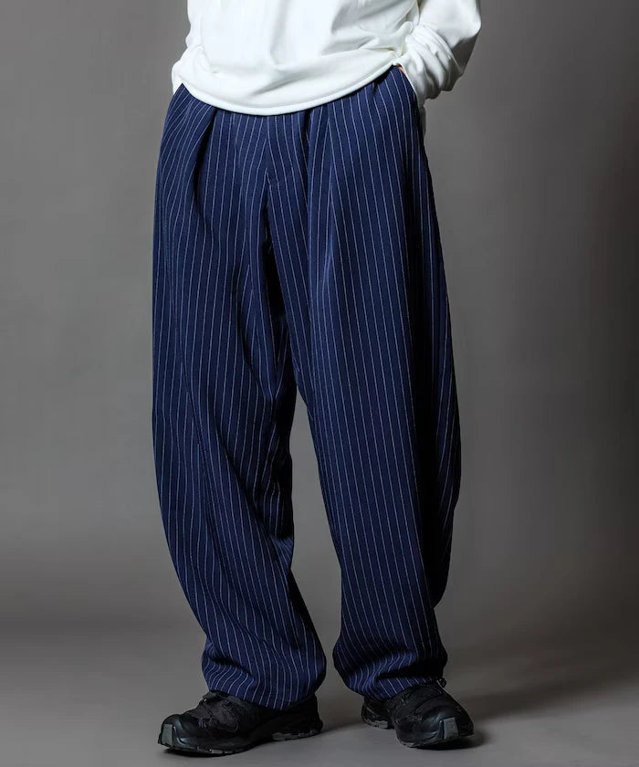 Wide Silhouette Barrel Leg Slacks Pants