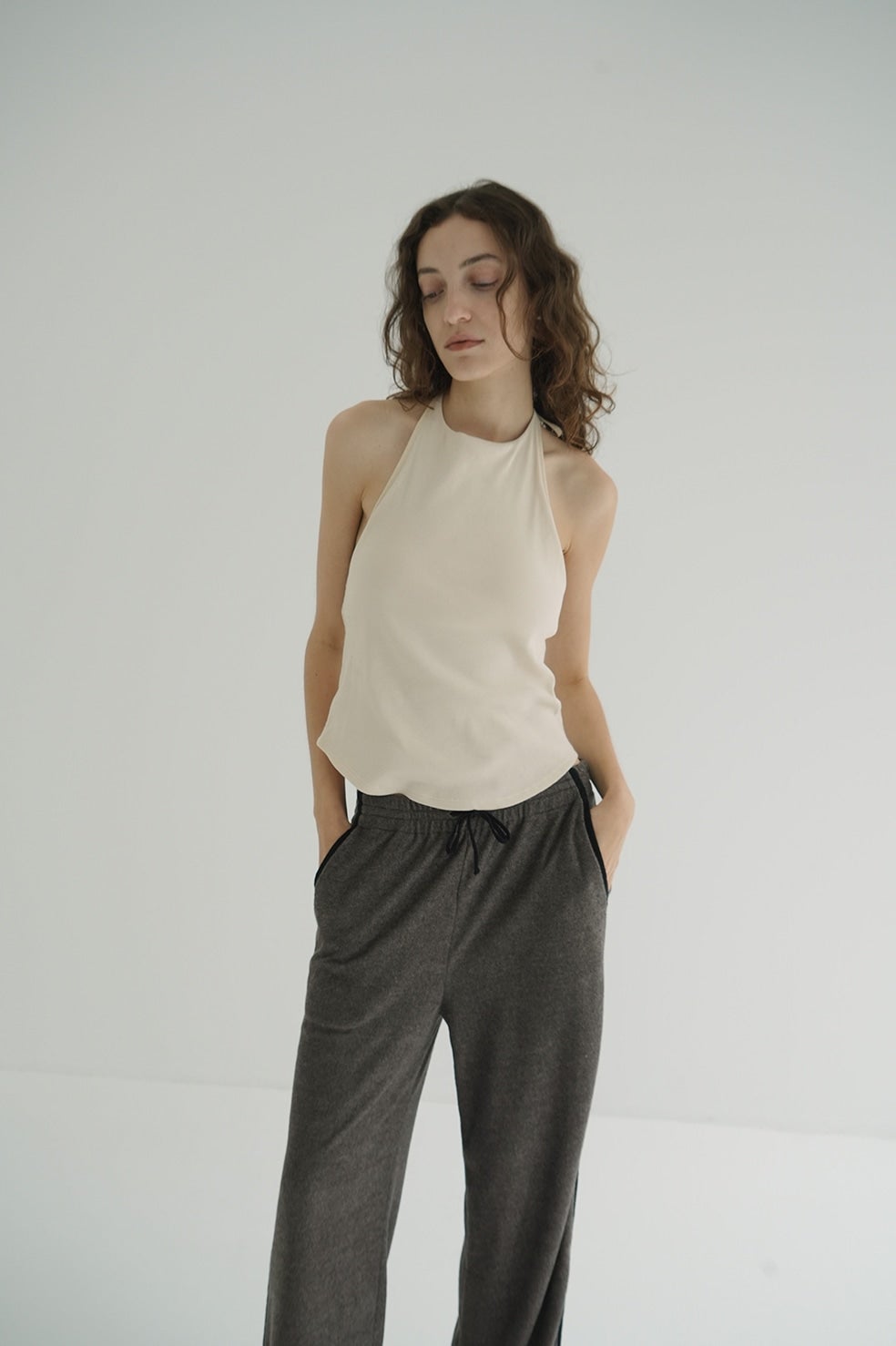 HALTER NECK CUP IN RIB TOPS