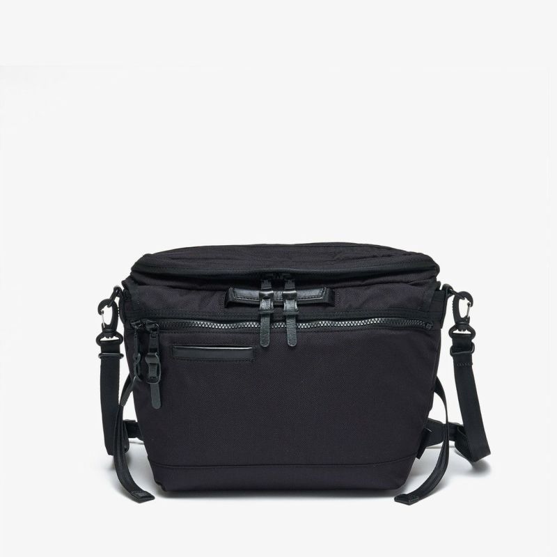 EXCLUSIVE BALLISTIC NYLON MESSENGER BAG/BLACK