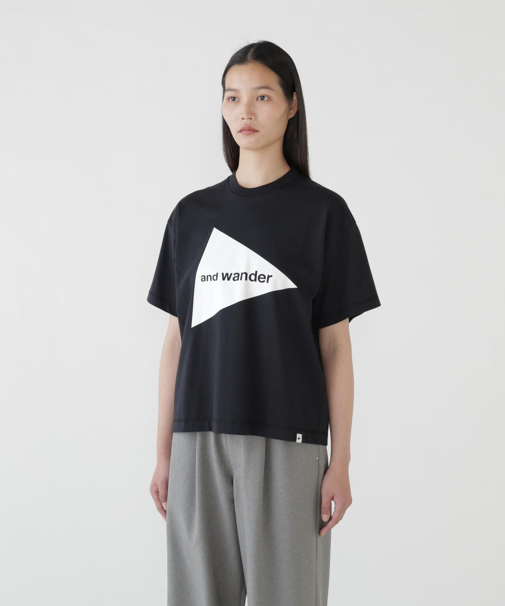 and wander big logo SS T
