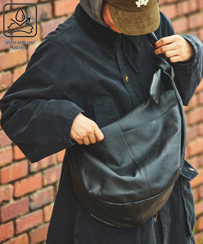 Leather Banana Big Shoulder Bag / Leather Banana Big Shoulder / Messenger Bag / Cowhide / Water-Repellent Leather