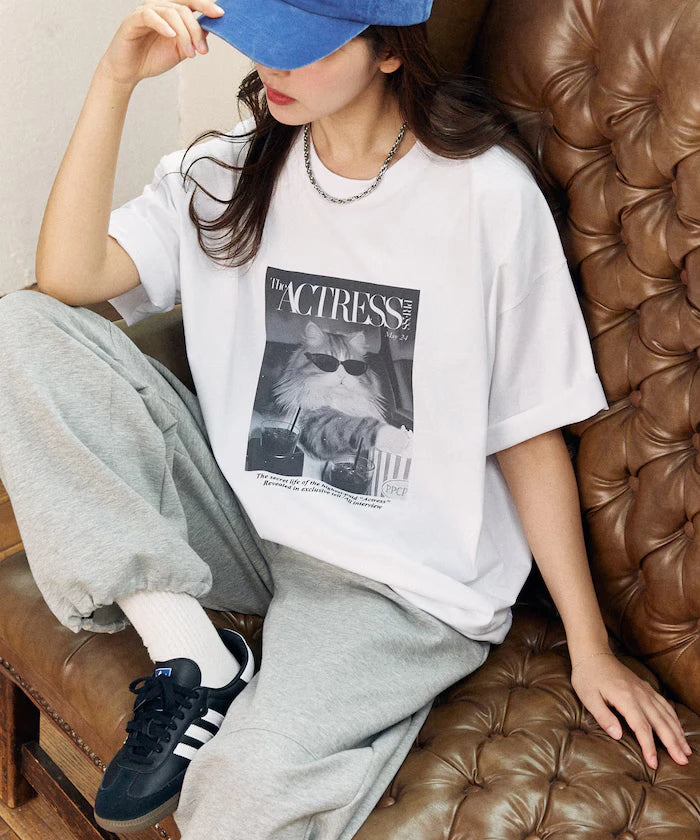 <Functional Material> MAGAZINE Cat Photo T-Shirt Limited Release