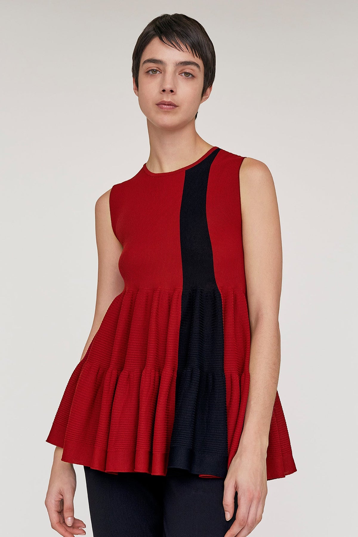 CASCADES SLEEVELESS TOP