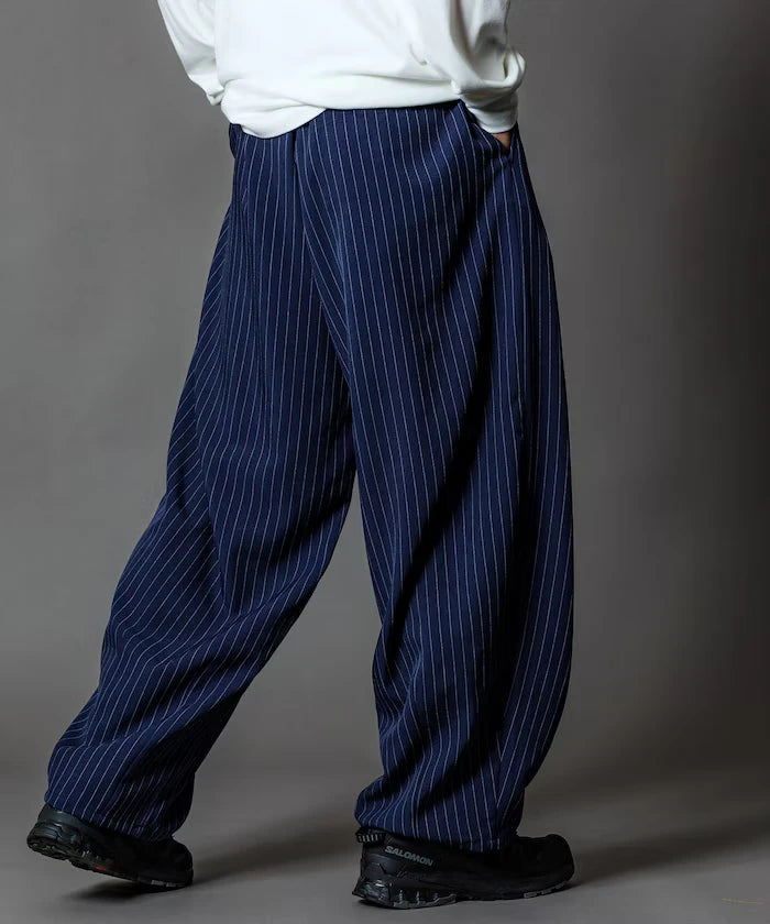 Wide Silhouette Barrel Leg Slacks Pants