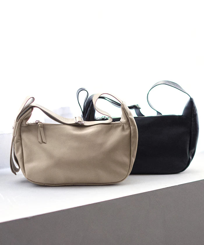 Leather Half Moon Shoulder Bag / Cowhide / Water-Repellent Leather