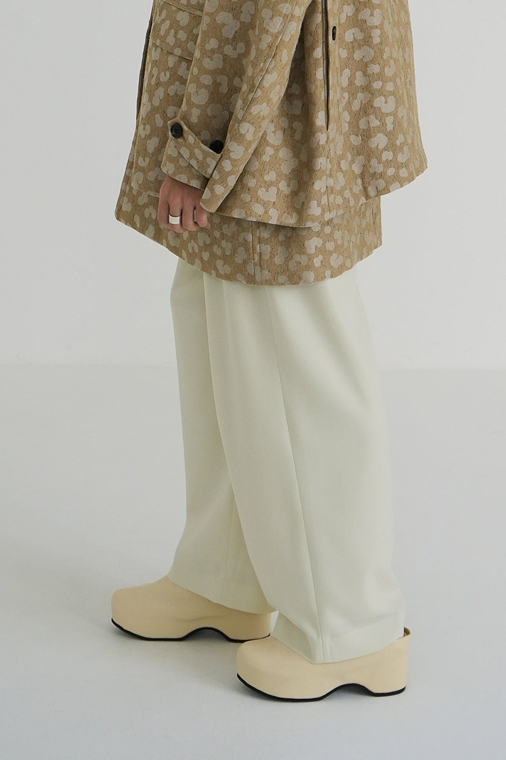 PLATFORM CLOGS