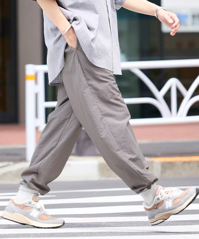 Wide Straight Nylon Track Pants / Tapered Silhouette Easy Nylon Pants