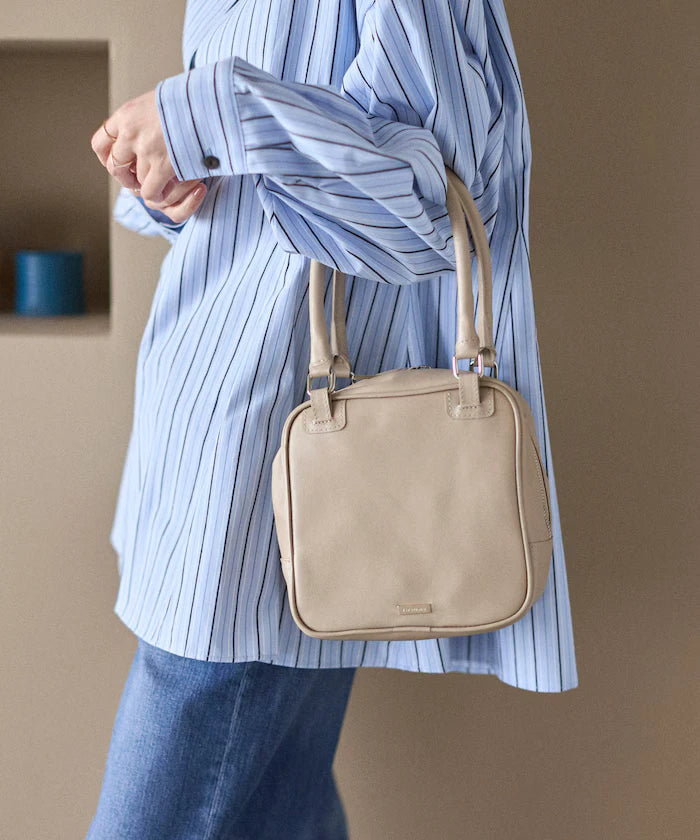 Leather Cubic Boston Bag / Cowhide / Water-Repellent Leather