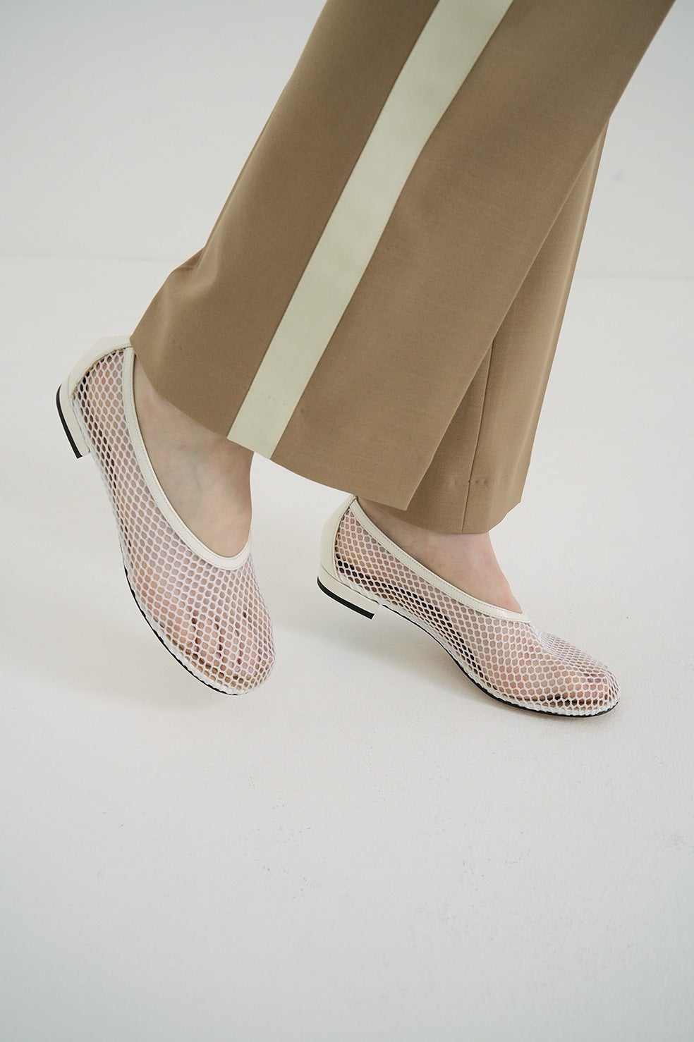 MESH OBLIQUE TOE FLAT SHOES