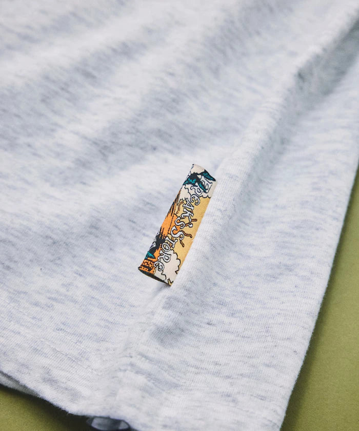 FREAK'S STORE for BEACH & FES Relax Fit One Point Logo Spindle Long Sleeve T-Shirt