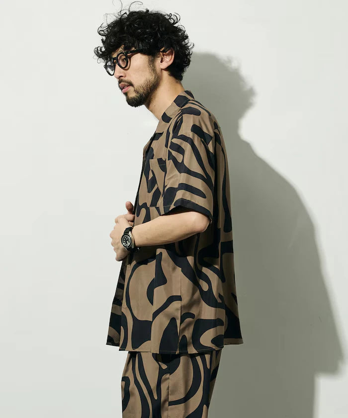Open Collar Pattern Short Sleeve Shirt