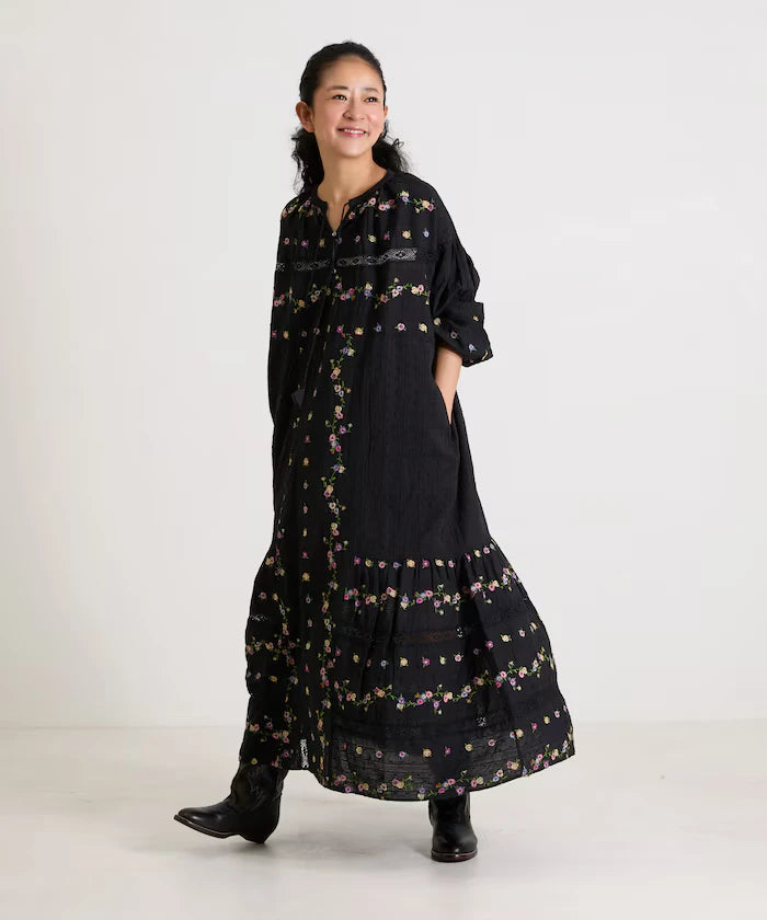 Dobby Floral Embroidery x Lace Dress